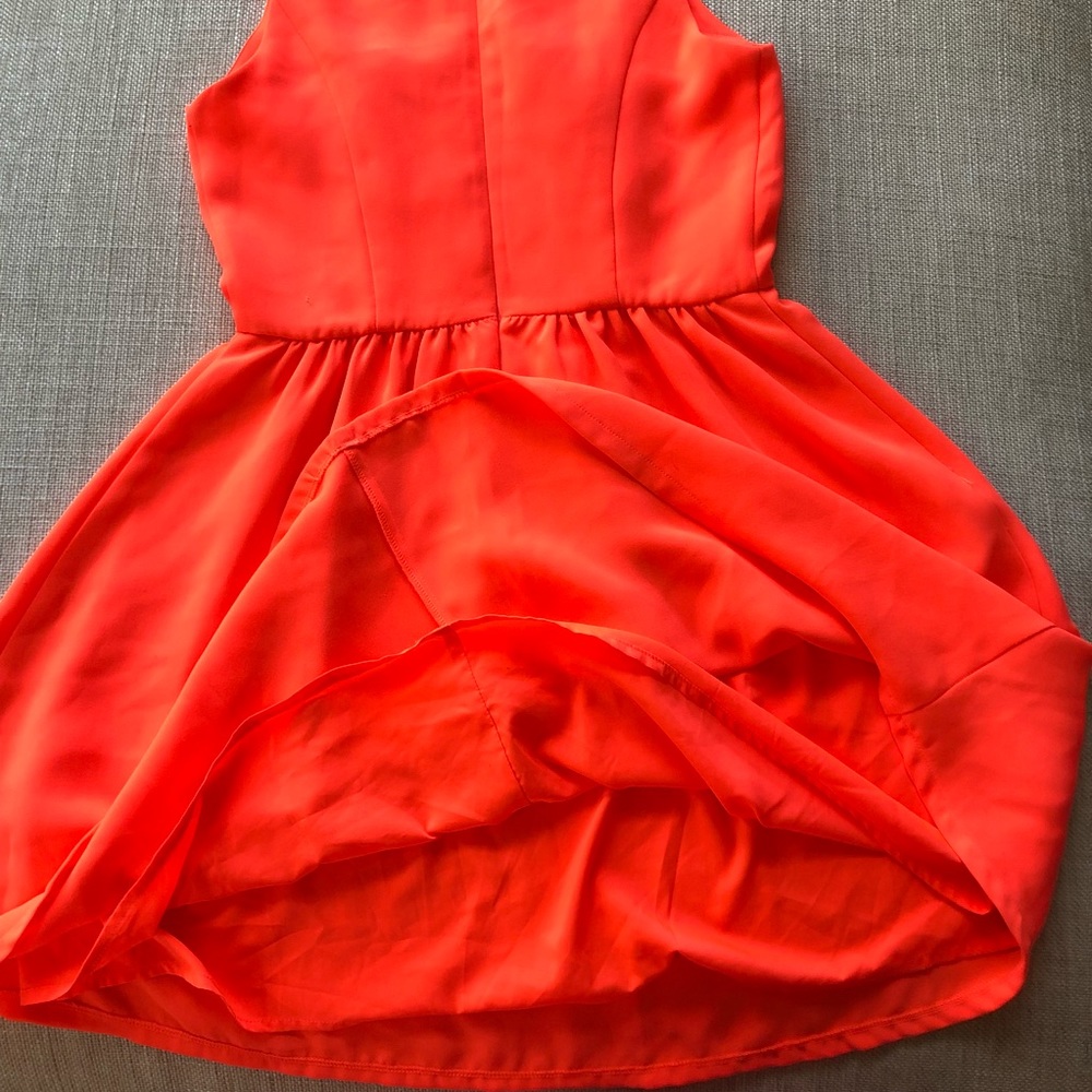 GUESS Fit-and-Flair Dress w/ Sweetheart Neckline - Picture 7 of 7